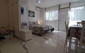 Studio-Apartman Ella