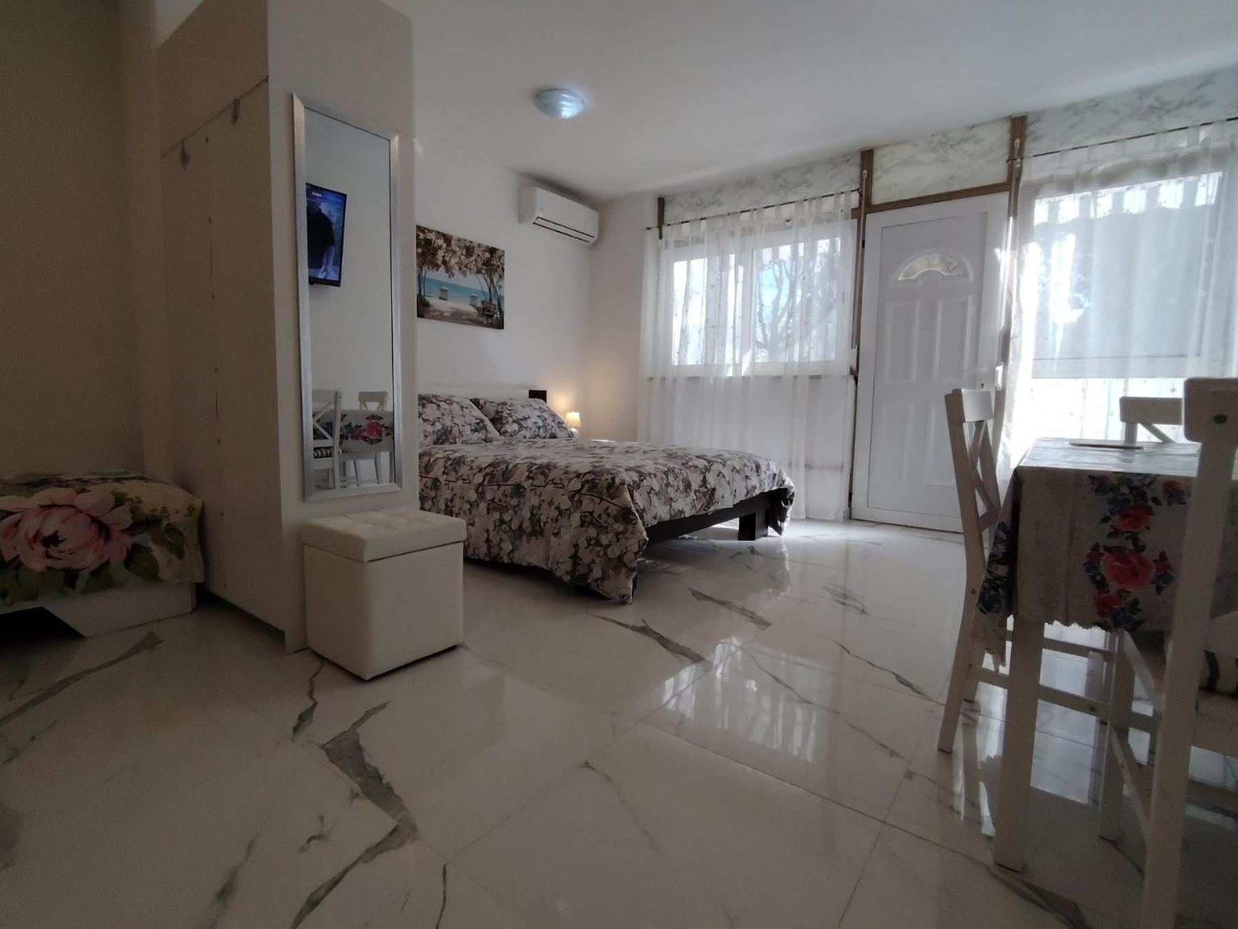 Studio-Apartman Ella Poreč Exterior foto